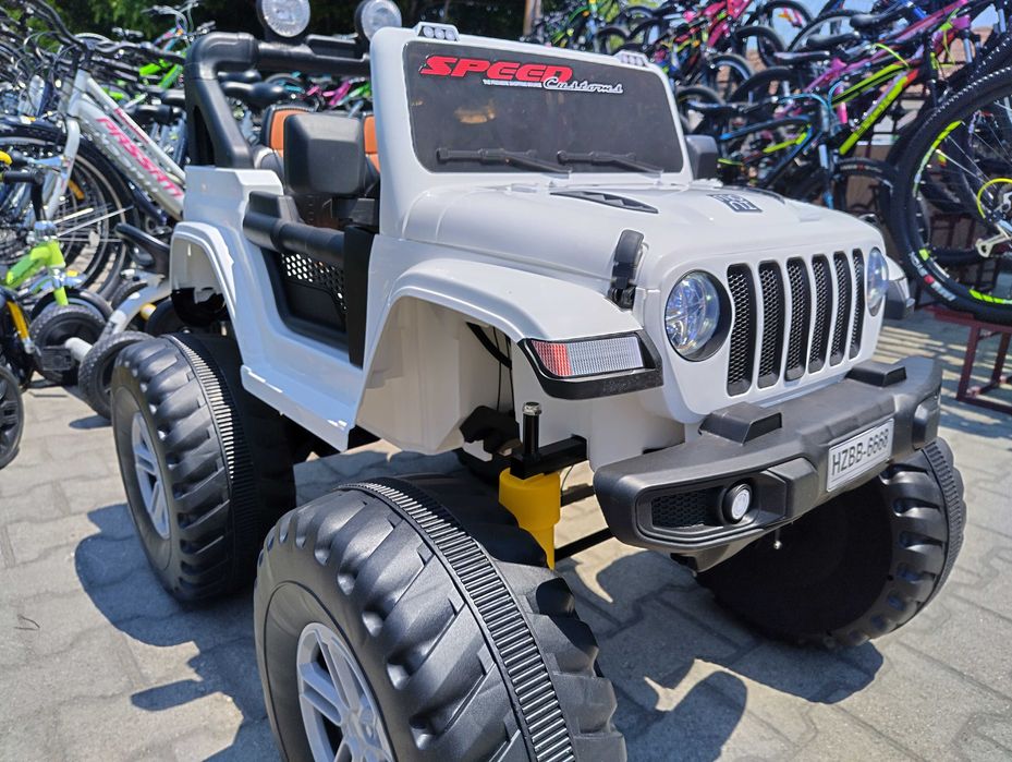 US Двуместен акумулаторен джип FUEGO 4x4