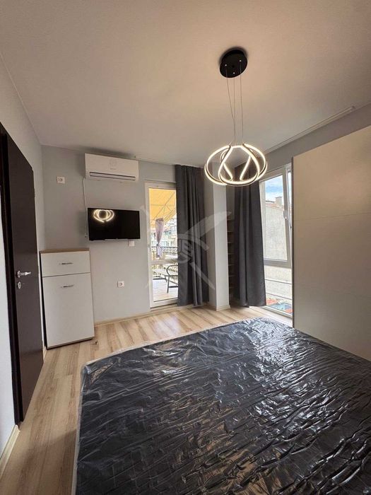 Продава се Двустаен апартамент в Бургас, Възраждане - 78 кв.м за 2116 €/кв.м - Снимка #4