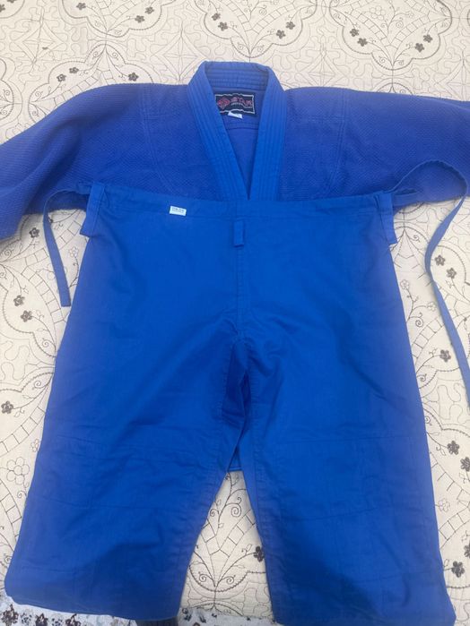 Продам кимоно б/у