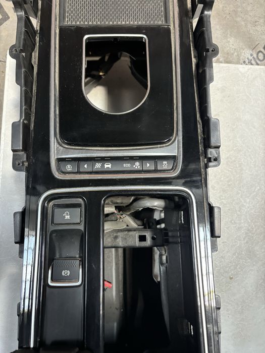 Подлакътник Jaguar F-PACE