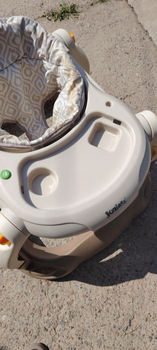 Детский стульчик и ходунки продам