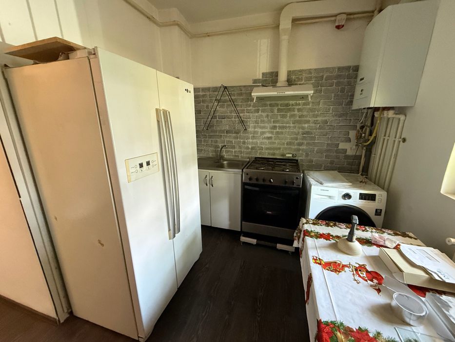 Vând apartament două camere str George Coșbuc parter