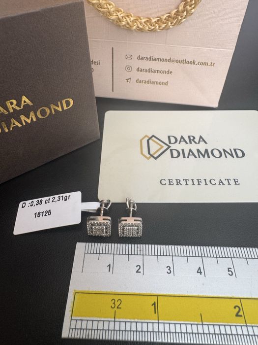 Серьги новые золотые с бриллиантами