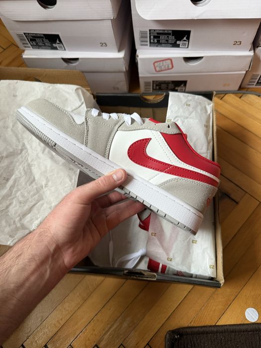 Jordan 1 Low Smoke Grey Red marimea 41 si 42