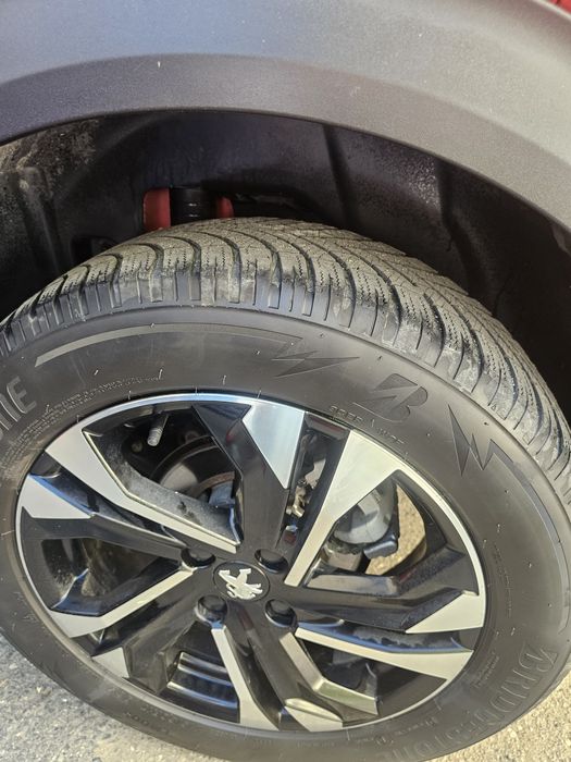 Vând Peugeot 2008