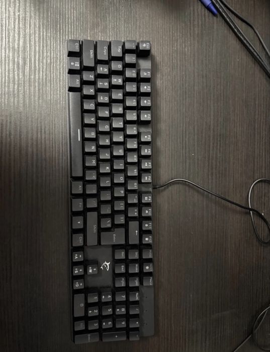 Tastatura mecanica White Shark