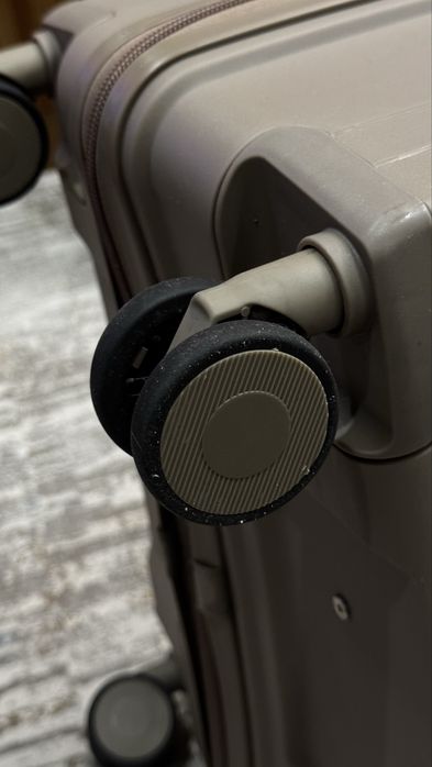 Продам чемодан размер XL