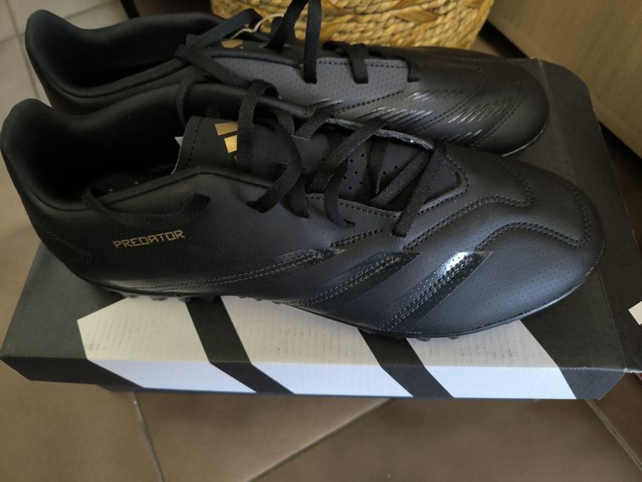 Чисто нови Addidas Predator