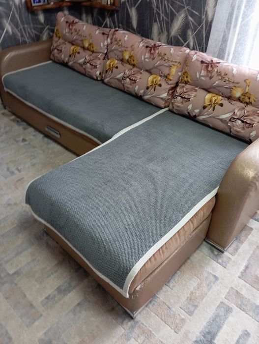 Диван угловой б/у