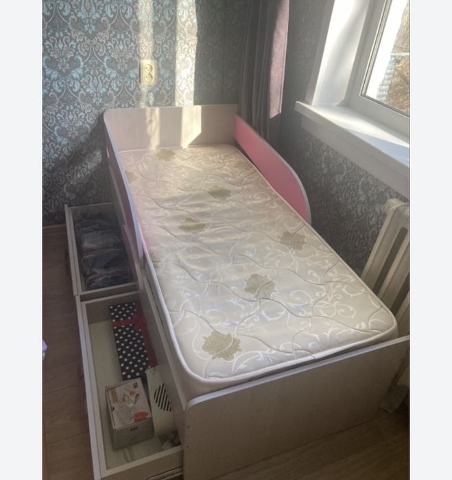 Кроватка с матрасом