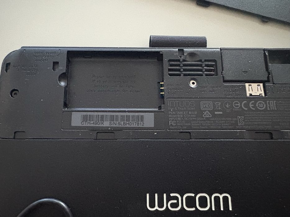 Графический планшет Wacom Intuos CTH-490 (Small)