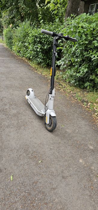 Продам электросамокат Ninebot