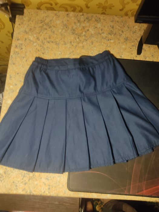 Продам школьные юбки