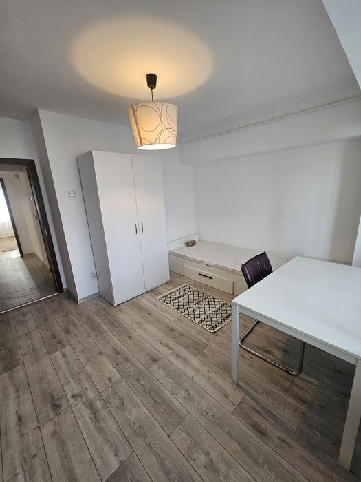 Proprietar vand ap.3 camere Bd.Decebal