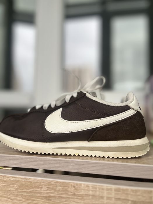 Продам оригинал кроссовки Nike