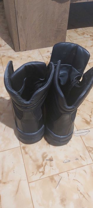 Продавам мъжки черни кубинки номер 45