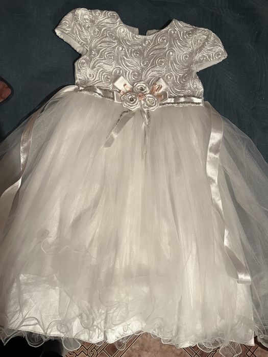 Детское платье в хорошем состоянии