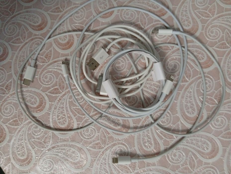 Iphone zaryadnik