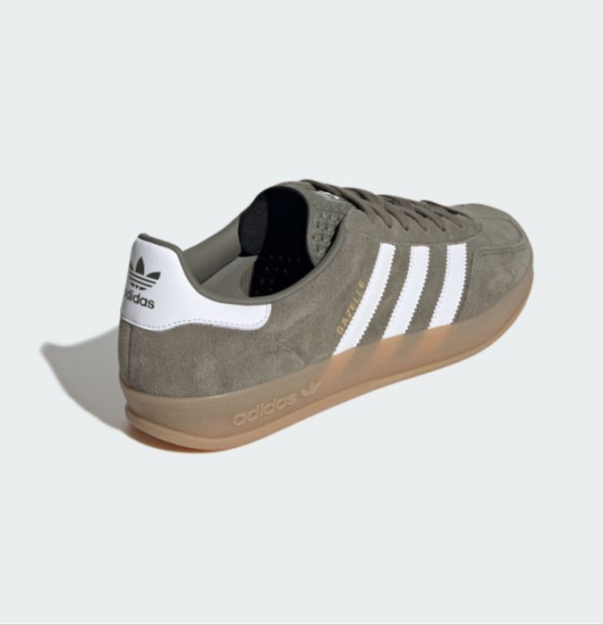 Кроссовки адидас