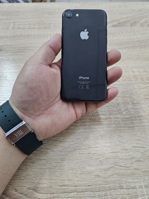 Продам iphone 8  64GB  NFC есть