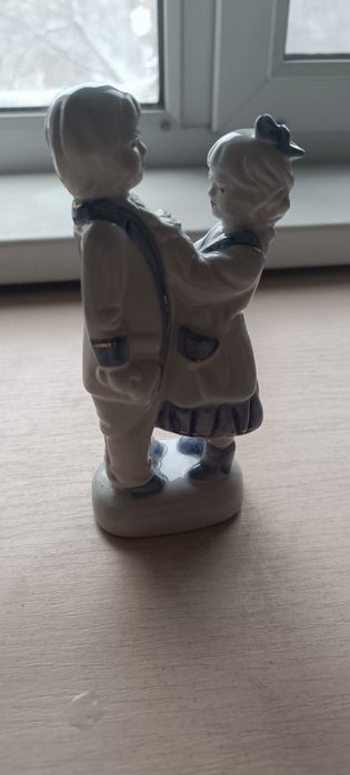 Продам статуэтки фарфоровые