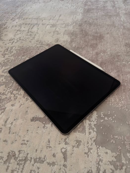 iPad Pro 12.9” 5th Gen (M1) Cellular + Apple Pencil Gen. 2 + Logitech Combo Touch