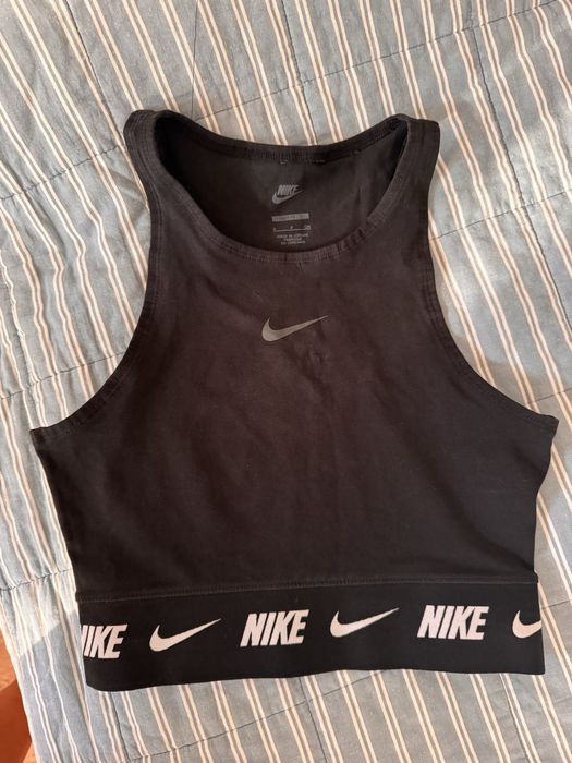 Дамски топ Nike