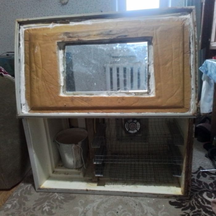 Продам инкубатор на 300 яиц, 45000 тг.