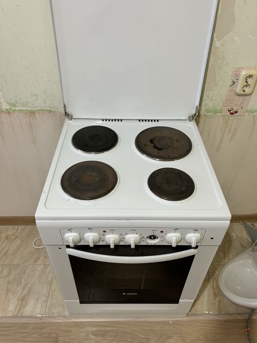Продам электрическую плиту