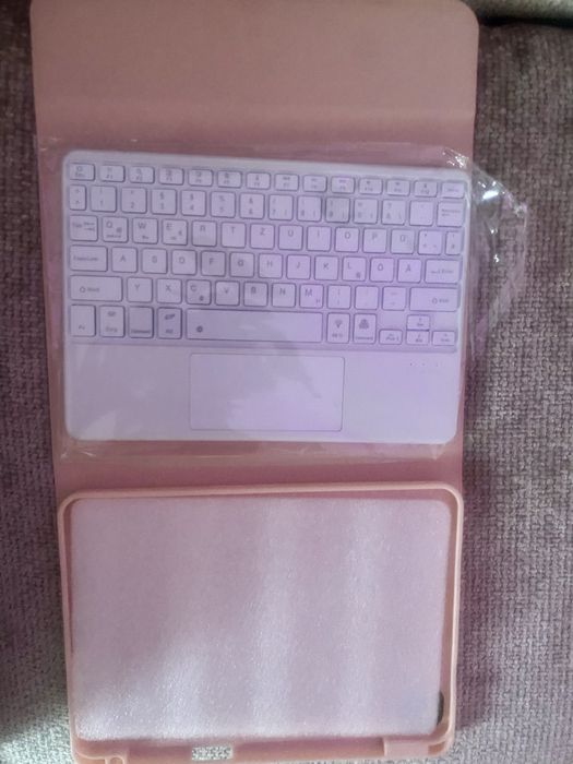 Husa roz cu tastatura pentru Ipad Pro 11, touchapad , tastaura