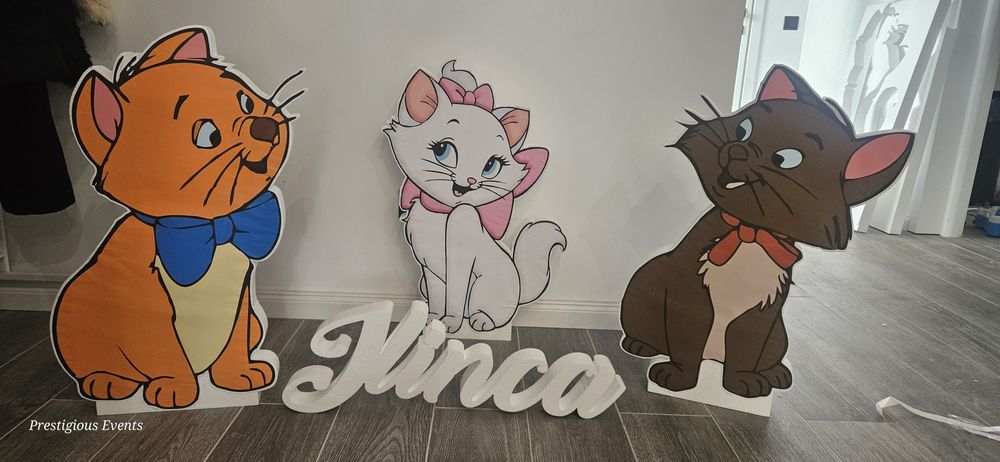 Nume si figurine din polistiren