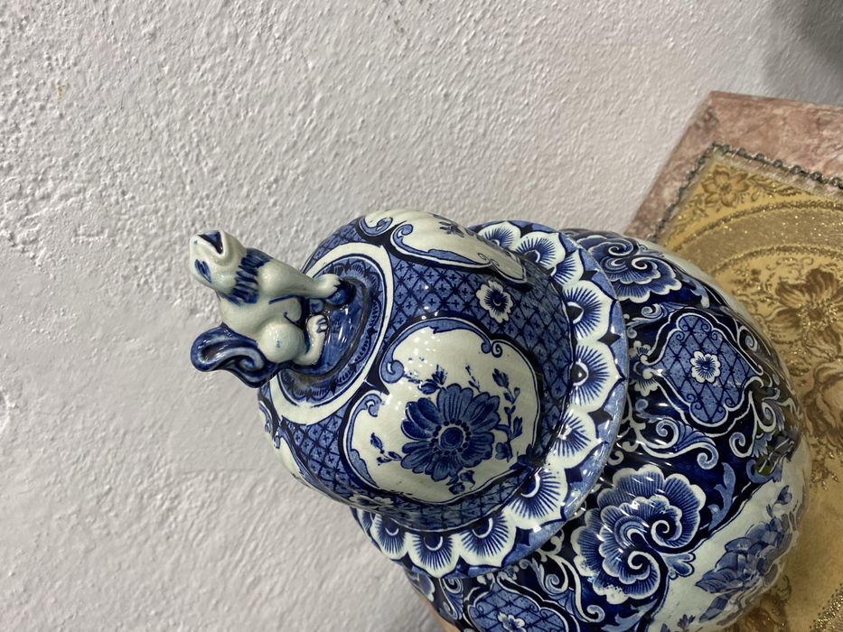 Голяма холандска порцеланова ваза на делфт