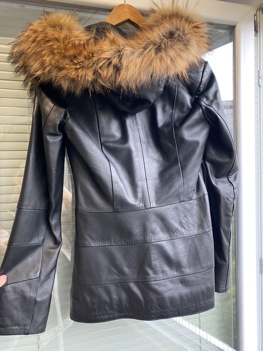 Дамско яке естествена кожа и естествен пух с качулка