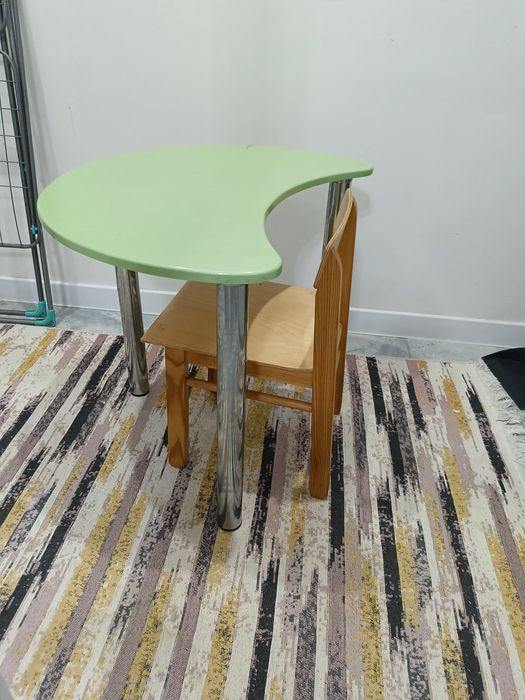 Детский стол и стульчик б/у