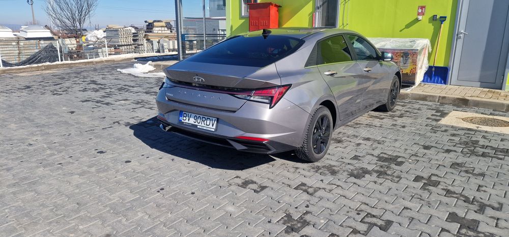 Hyundai Elantra 2021