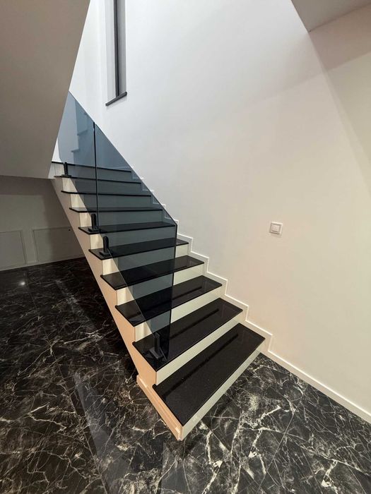 CASA INDIVIDUALA - 132 m2 utili, 173 m2 desfasurati si teren 750 m2