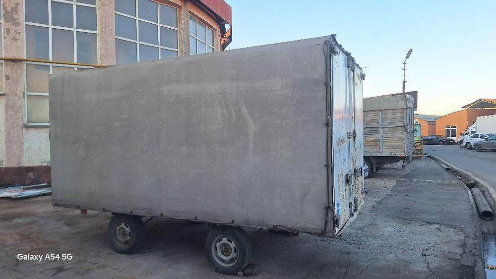 Прицеп. Сауда жасауға, поля басына қоюға ыңғайлы