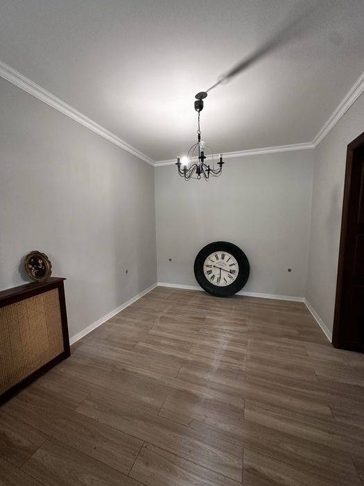 Inchiriez spatiu ptr birou/salon, zona ultracentrala, 2 camere de aprox 20 mp fiecare, recent renovat, cu acces la gradina(spatiul poate fi mobilat)