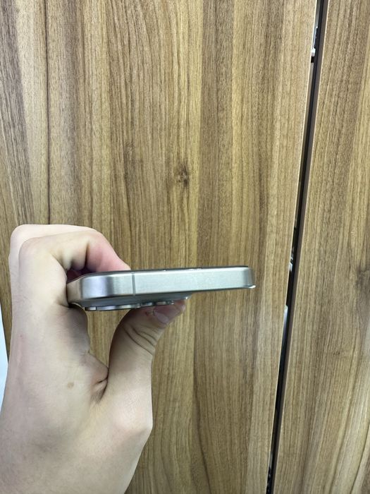 Iphone 15 pro natural 256 gb 80%