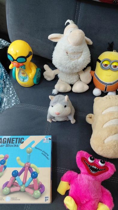Игрушки пакетом в одни руки.