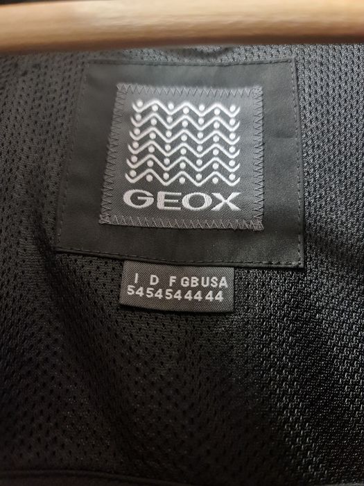 Geaca GEOX originala 100% impecabila guess diesel  nike