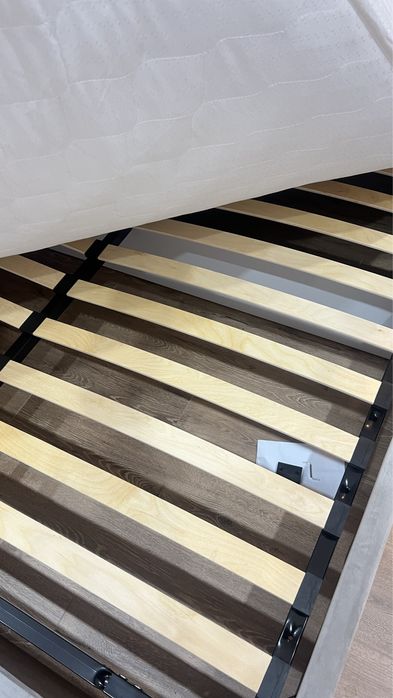 Новая кровать с матрасом 160*200