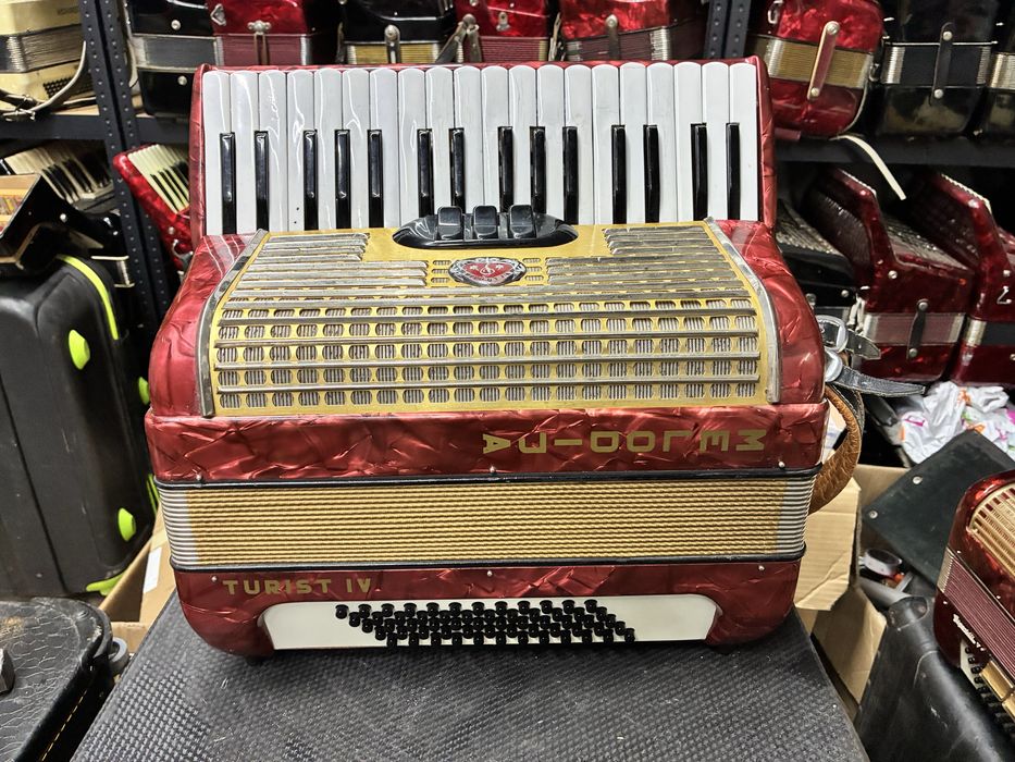 Acordeon Melojdia/Hohner cu 60 de basi