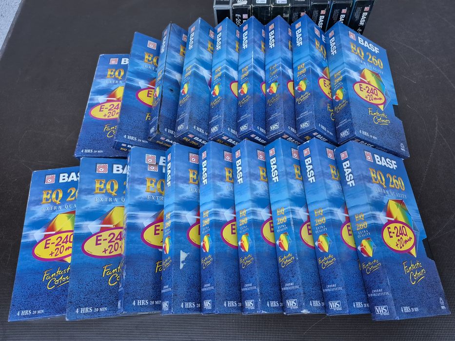 Vând Lot 30 casete video VHS originale Basf de 260 minute  cu filme