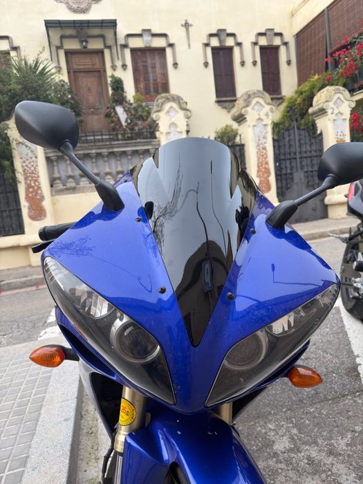 Черна слюда за Yamaha R1 2002-2003 година