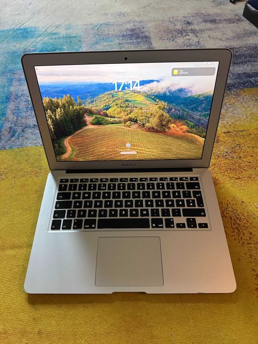 laptop apple macbook air A1466, sonoma, i5, an 2015, baterie ok