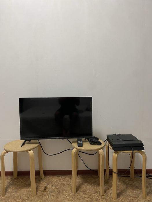 Продаю PS4 память 512 ГБ 2 Джостика 2 Игры GTA V & Need For Speed Payb