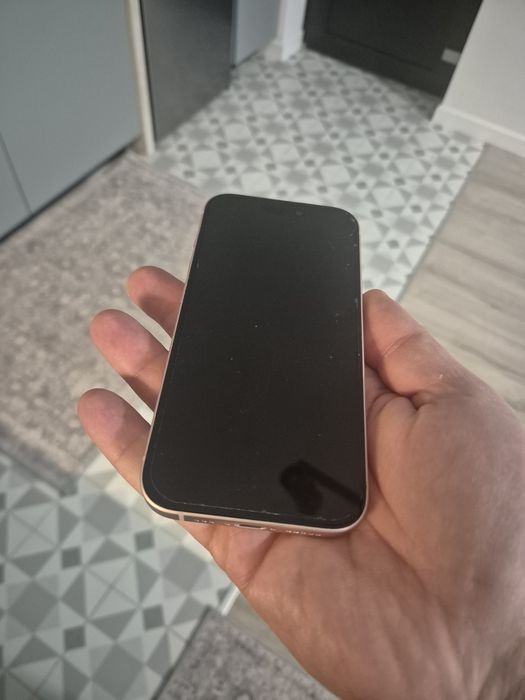 iPhone 15 256GB Pink