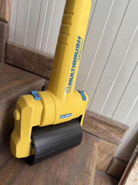 Мултифункционална четка за дървесни и каменисти повеърхности