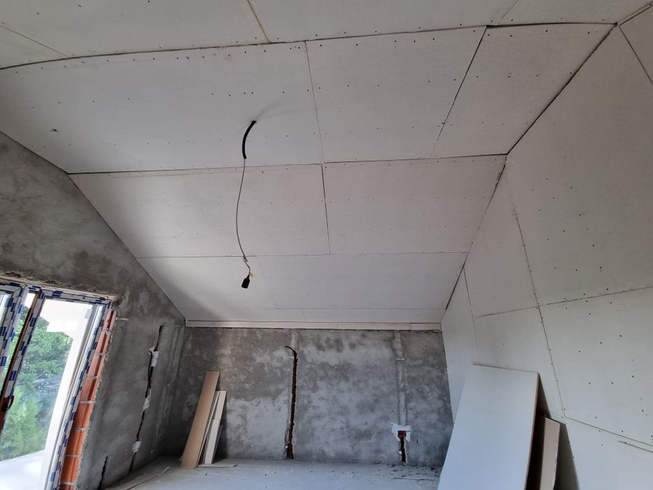 Lucrări de construcții / Fațade/finisaje interioare/exterioare